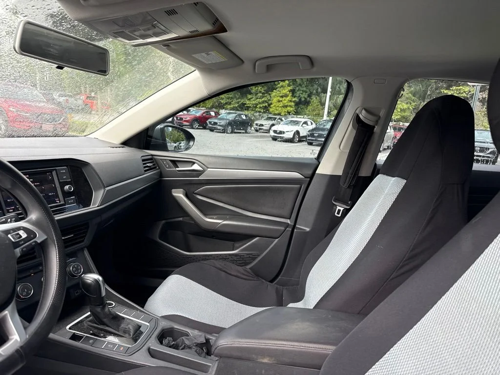 Used 2019 Platinum Gray Metallic Volkswagen 1.4T S image 22