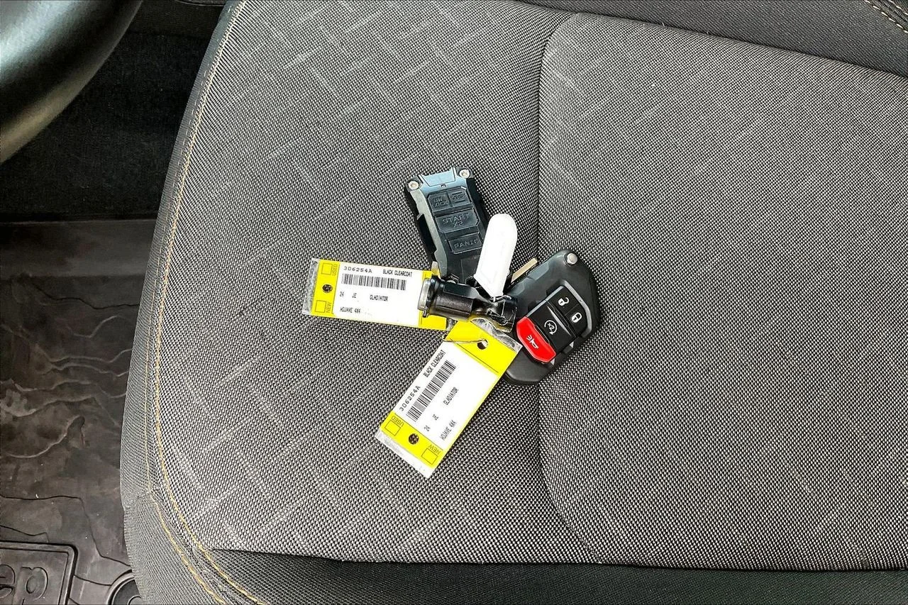 Certified Used 2024 Black Jeep Mojave image 32