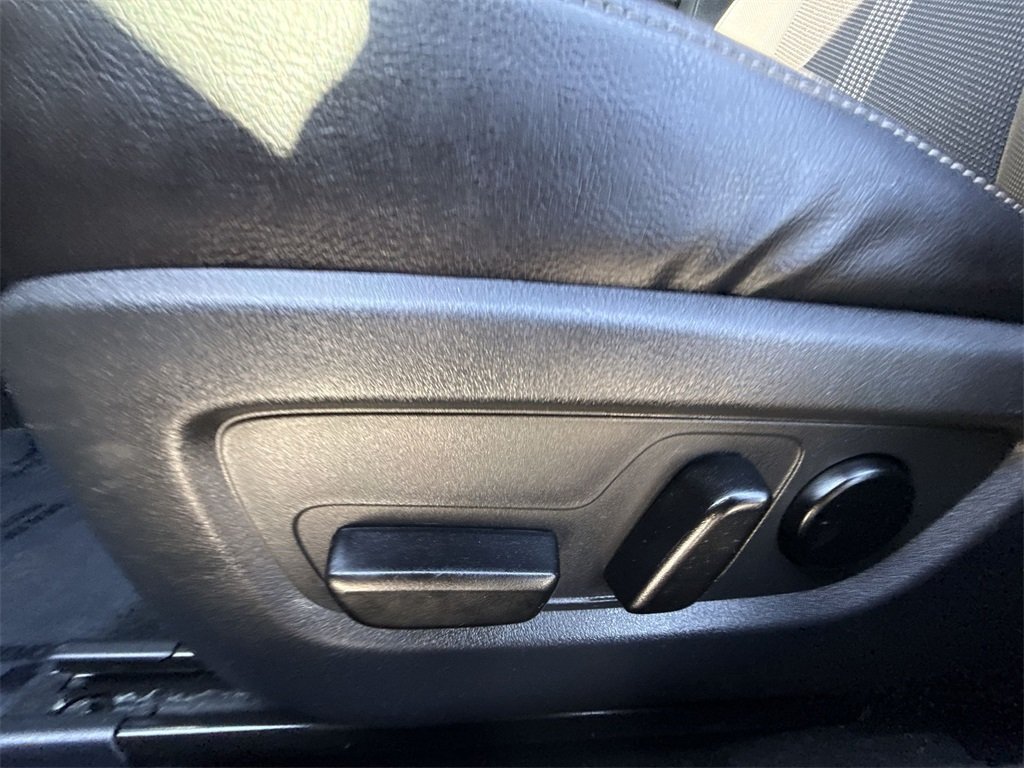 2025 MAZDA CX-50 - Image 11