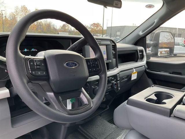 New 2026 Oxford White Ford F-350® XL image 19