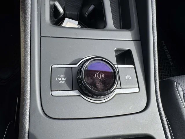 2025 Volkswagen Tiguan SE - Photo 23