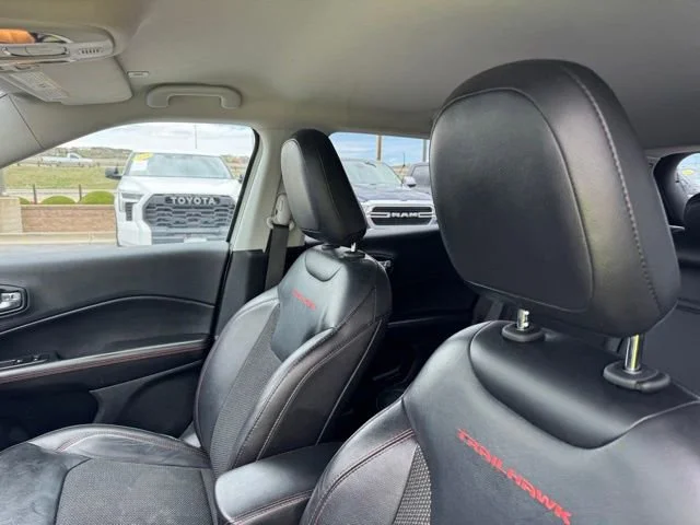 Used 2018 White Jeep Trailhawk 4x4 image 12