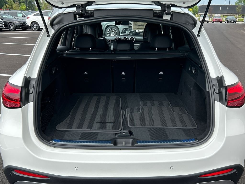 New 2026 Polar White Mercedes-Benz GLC 300 image 7