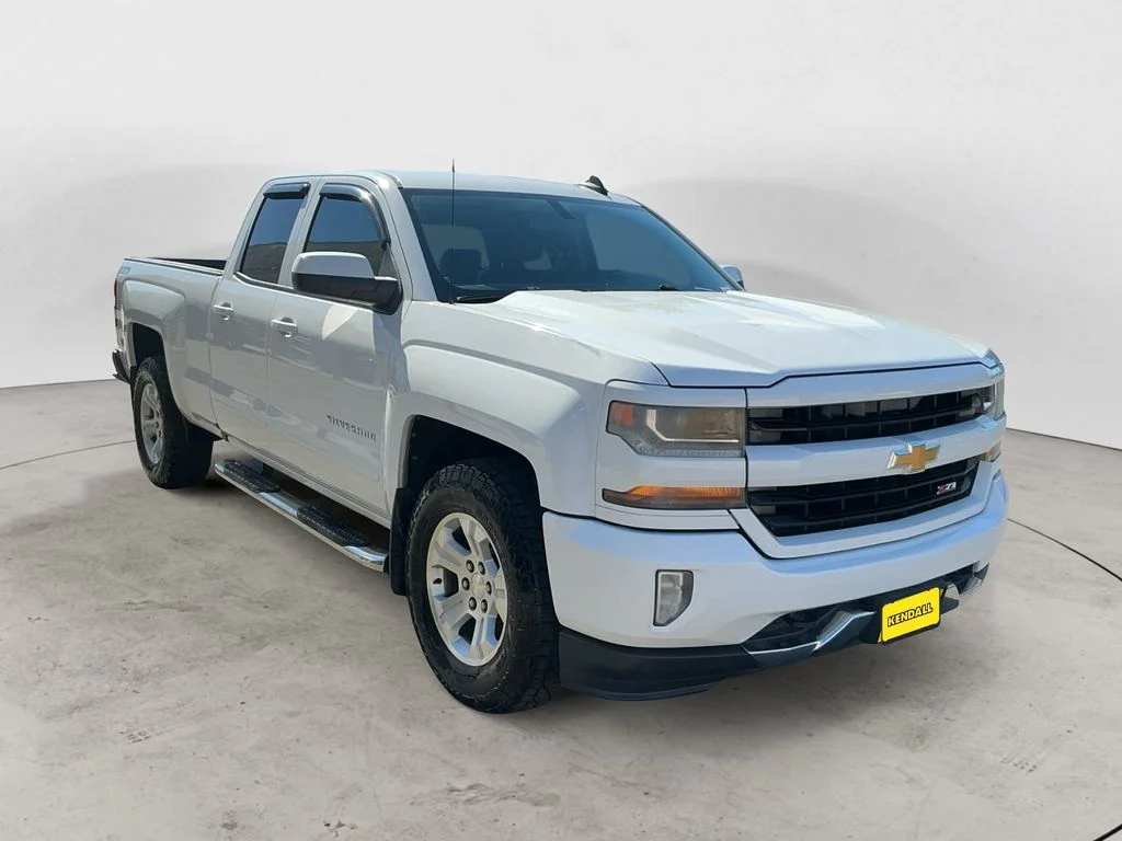 Used 2016 White Chevrolet LT image 3