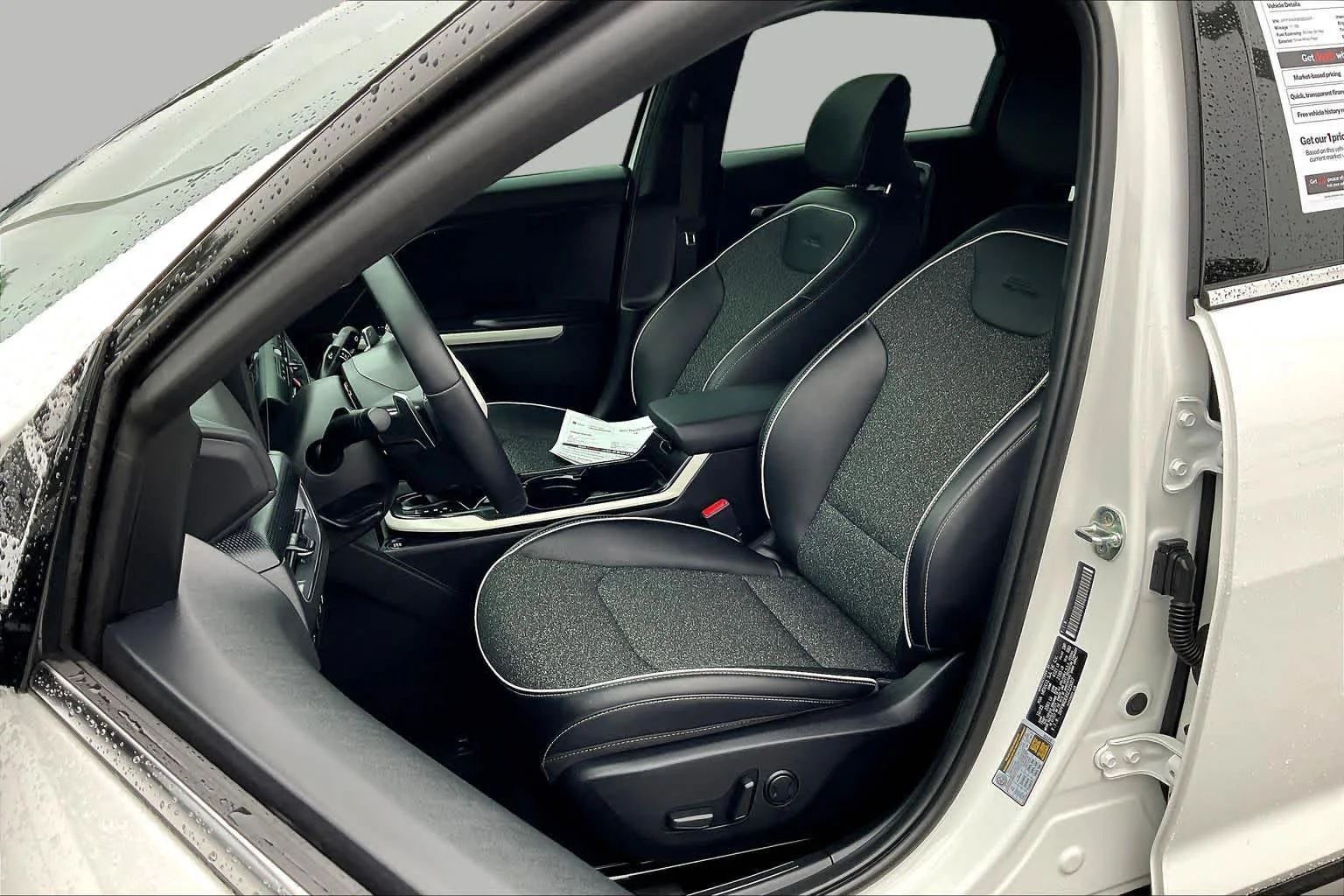 Used 2025 Snow White Pearl Kia GT-Line image 8
