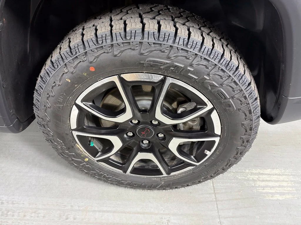 Used 2025 Silver Jeep Trailhawk image 10