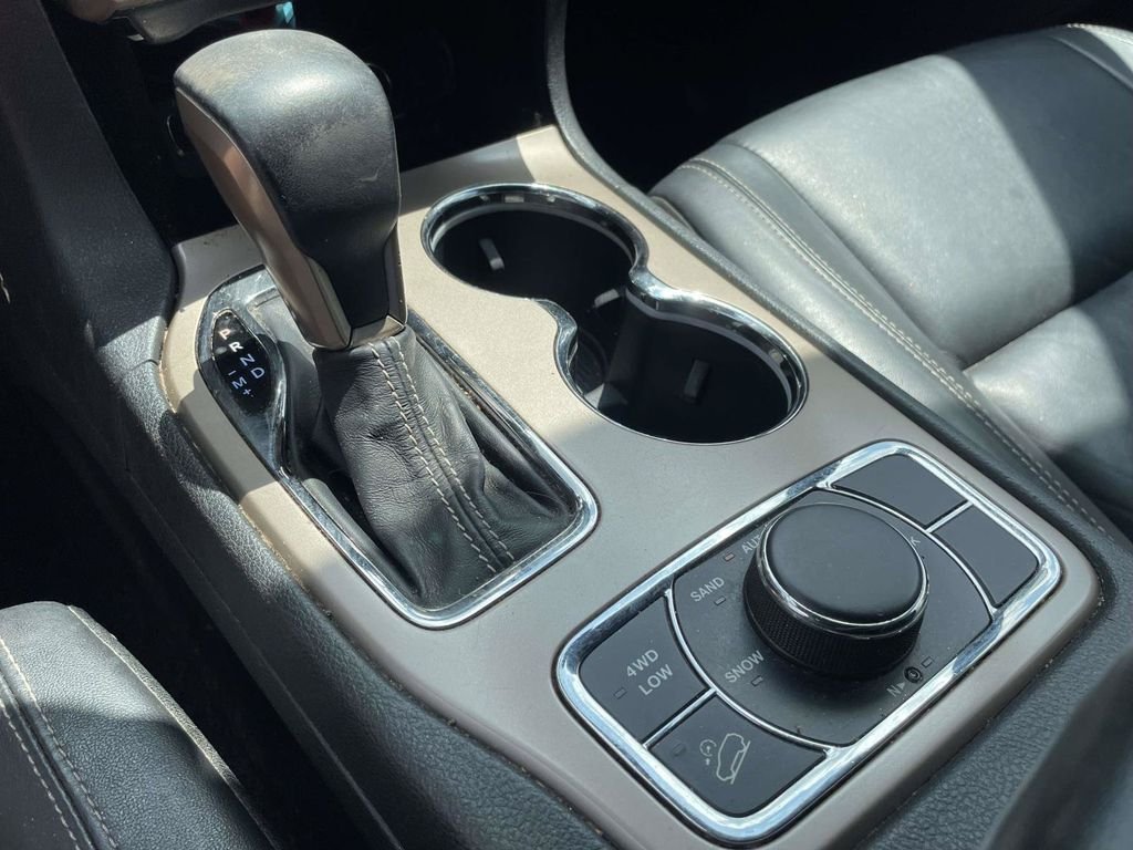 Used 2017 Gray Jeep Limited image 22