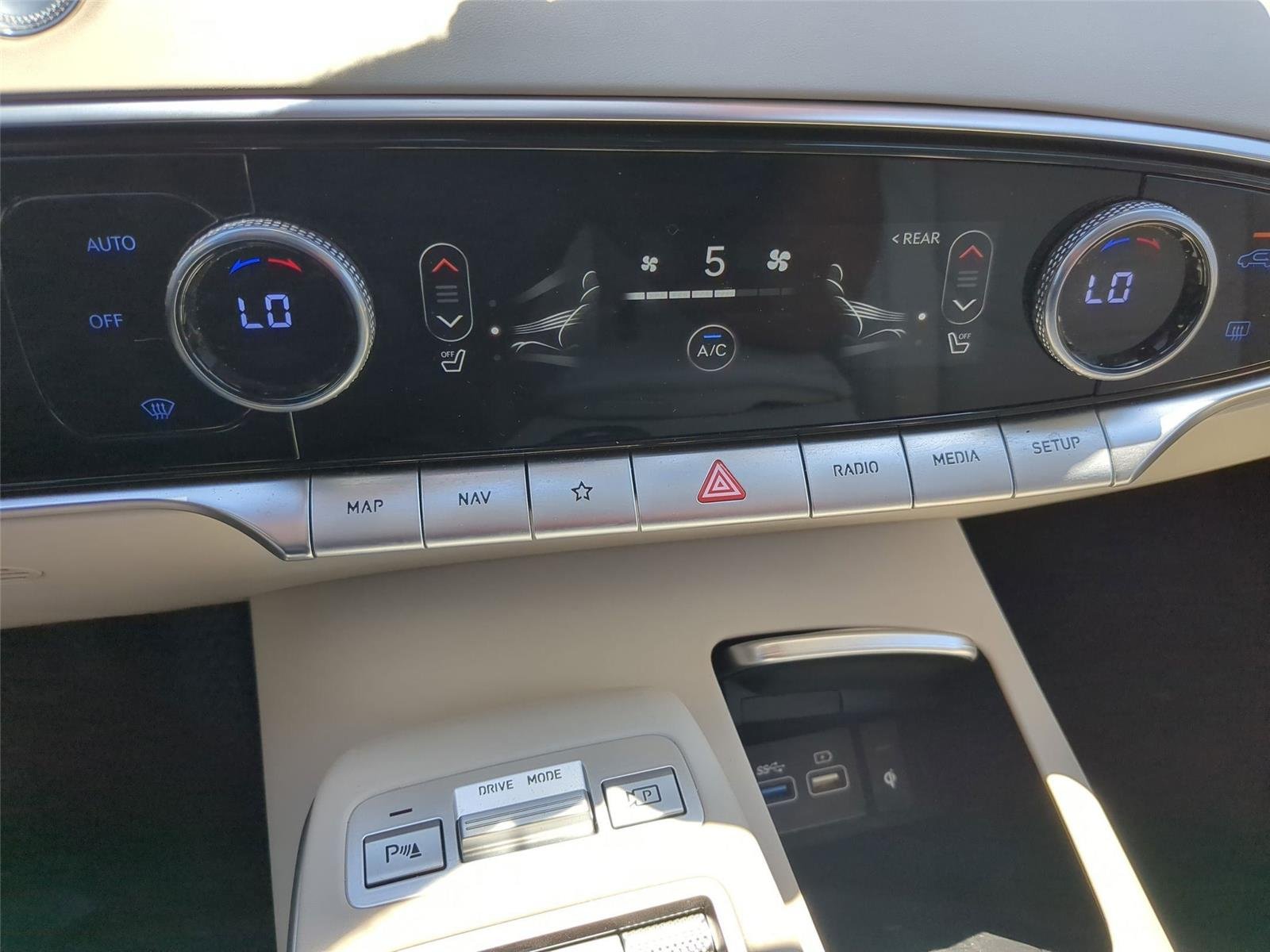 Used 2023 Himalayan Gray Genesis 2.5T image 23