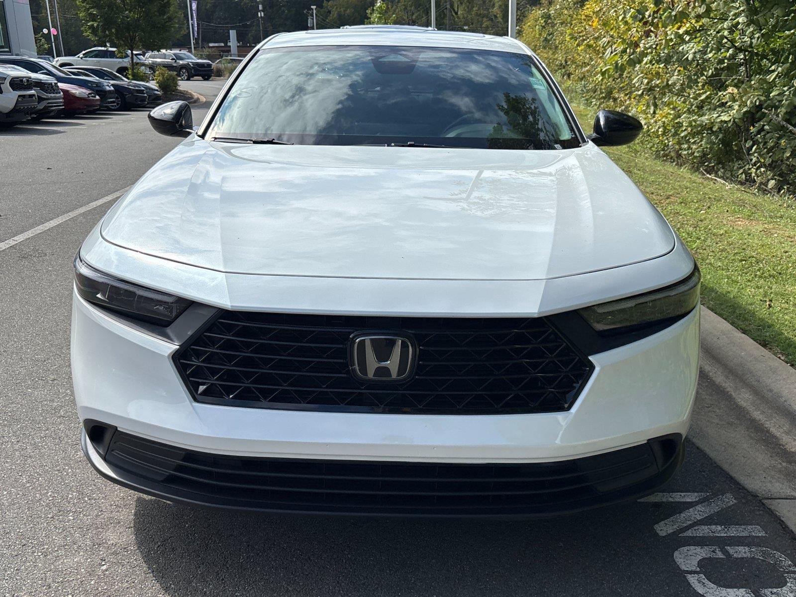 Used 2024 Platinum White Pearl Honda Sport image 8