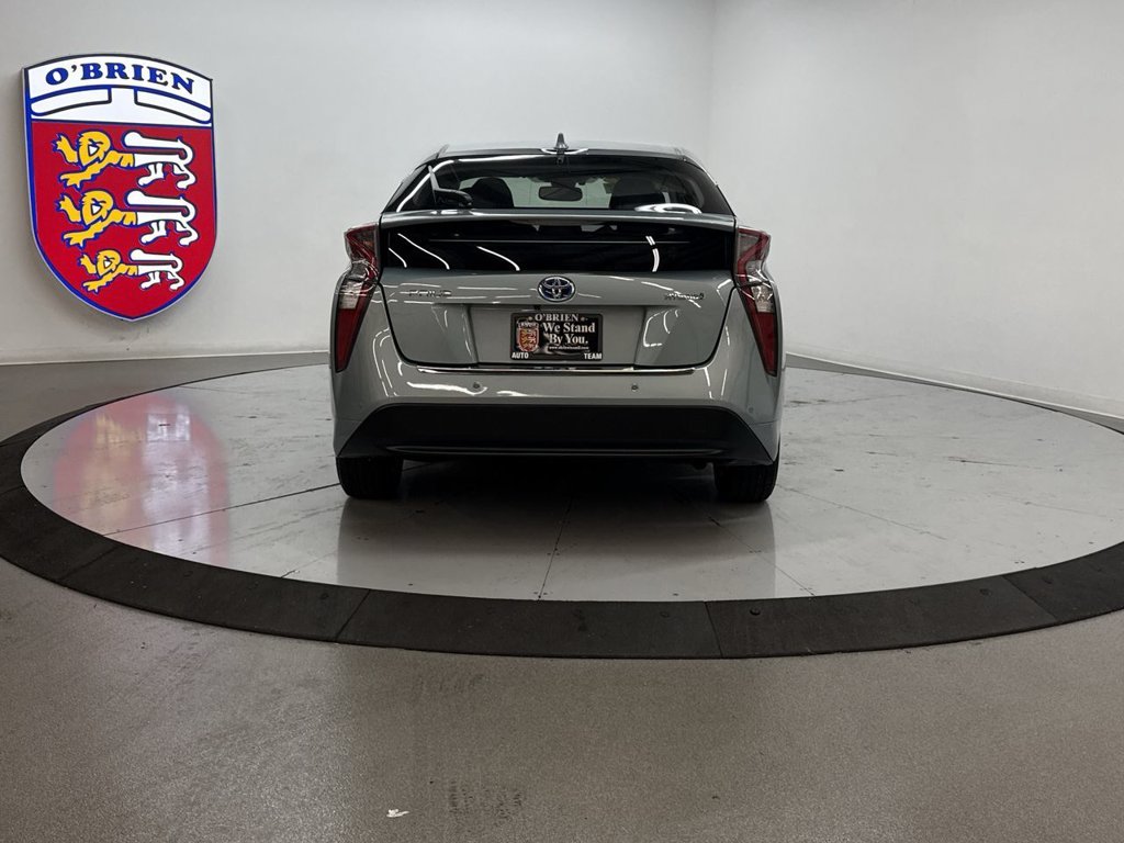 Used 2017 Pearl Toyota Four image 27