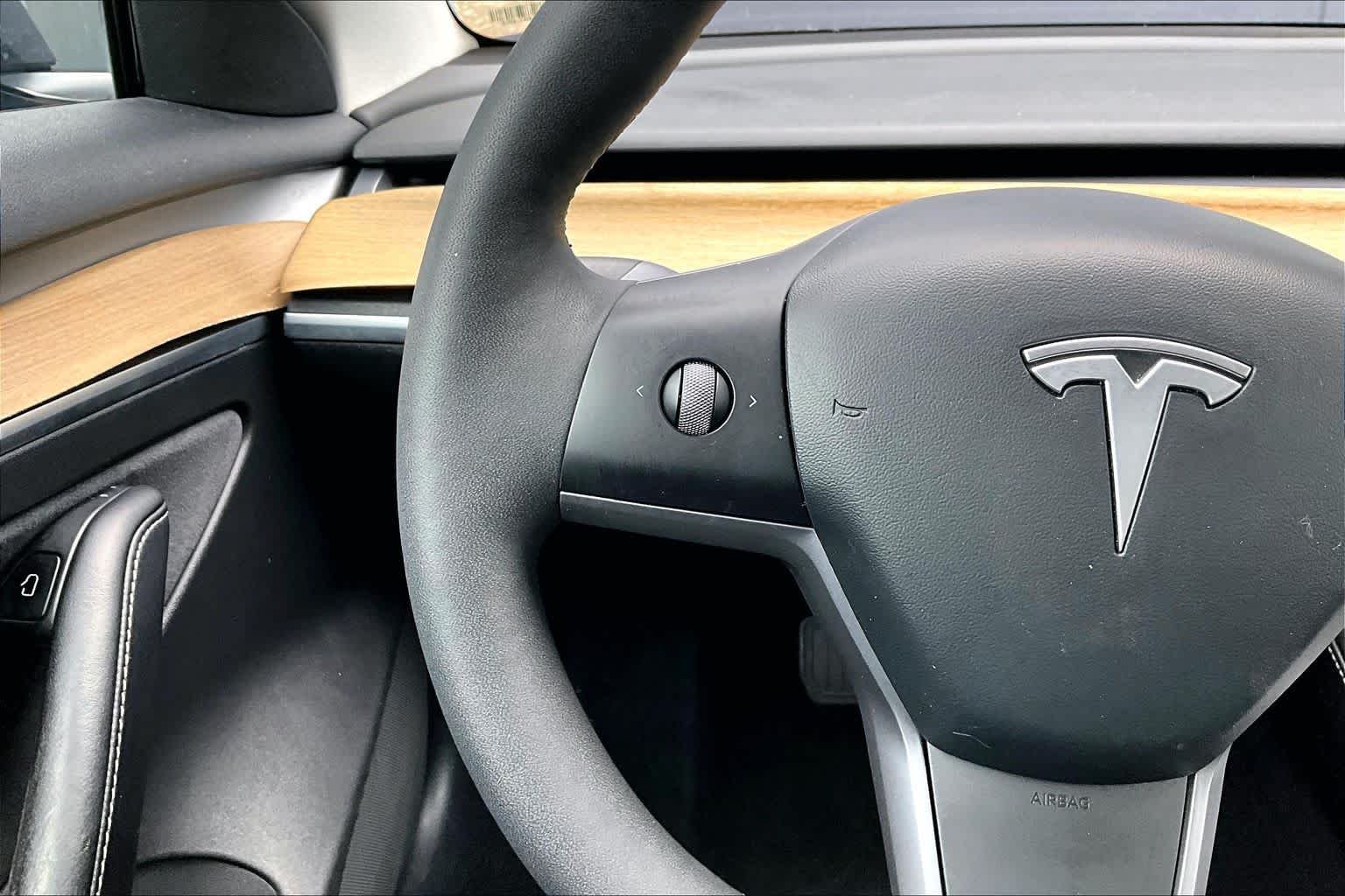 Used 2021 Deep Blue Metallic Tesla Standard Range Plus image 22