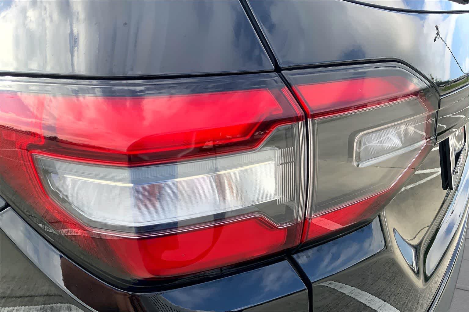 Used 2023 Crystal Black Pearl Honda Touring image 28