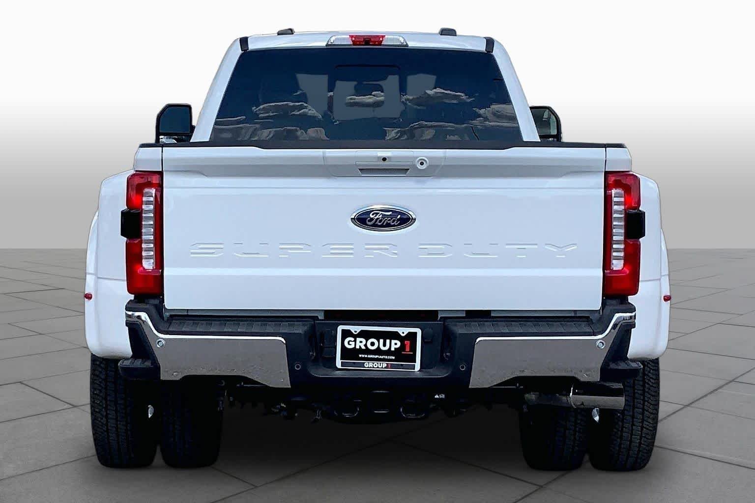 New 2026 Star White Metallic Tri-Coat Ford F-350® Lariat® image 4