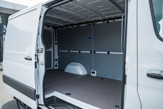 New 2026 Arctic White Mercedes-Benz Cargo 144 WB image 31