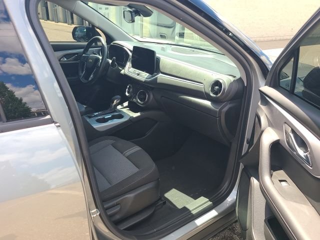 Used 2023 Gray Chevrolet LT image 9