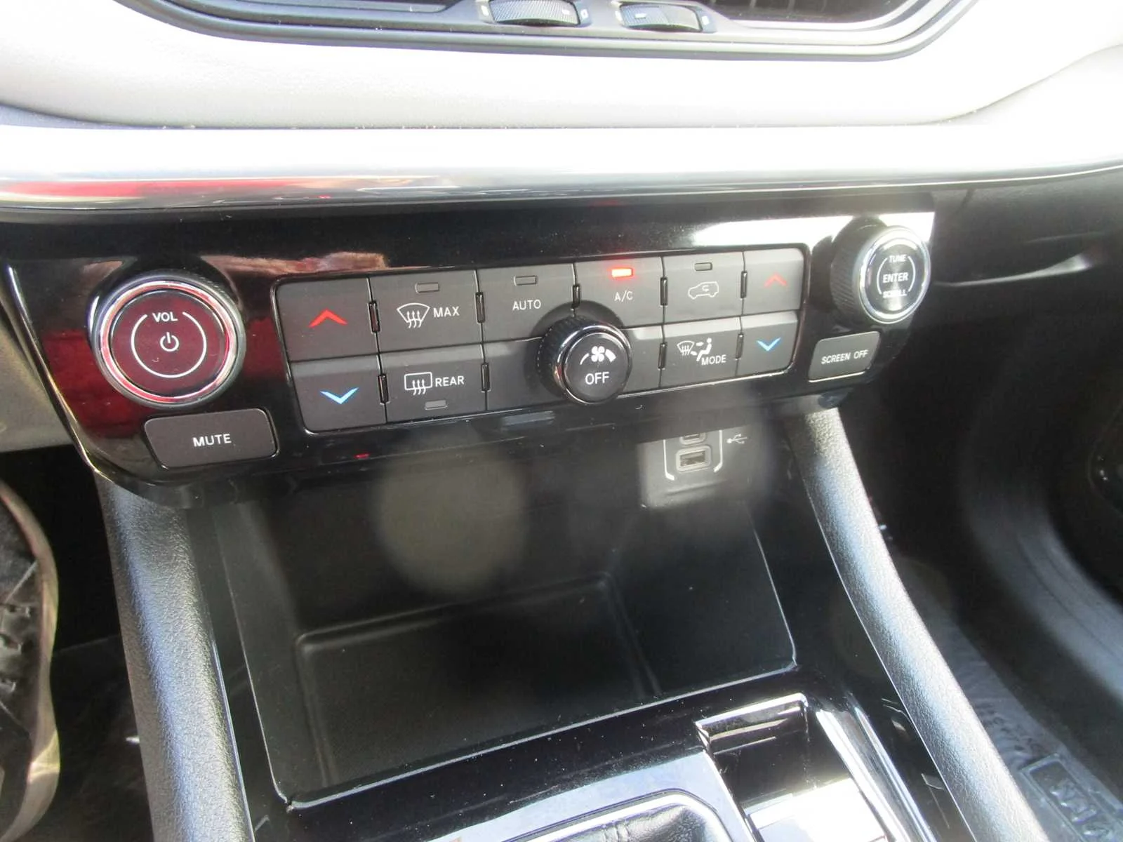 Used 2023 Bright White Clearcoat Jeep Limited image 21