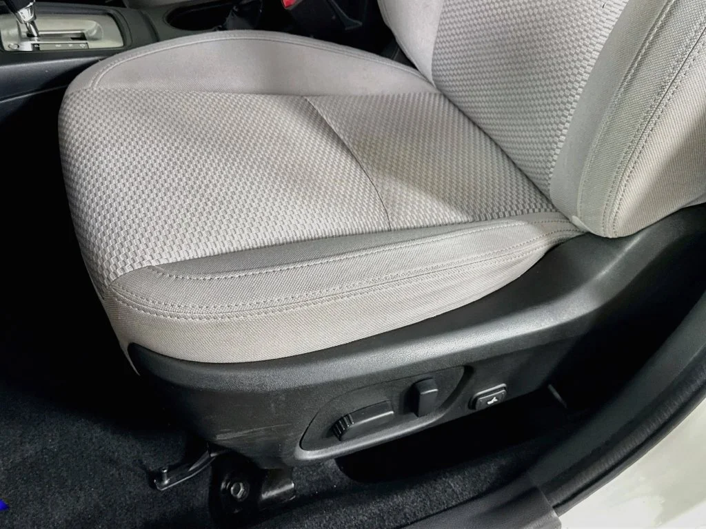 Used 2017 White Subaru 2.5i Premium image 23