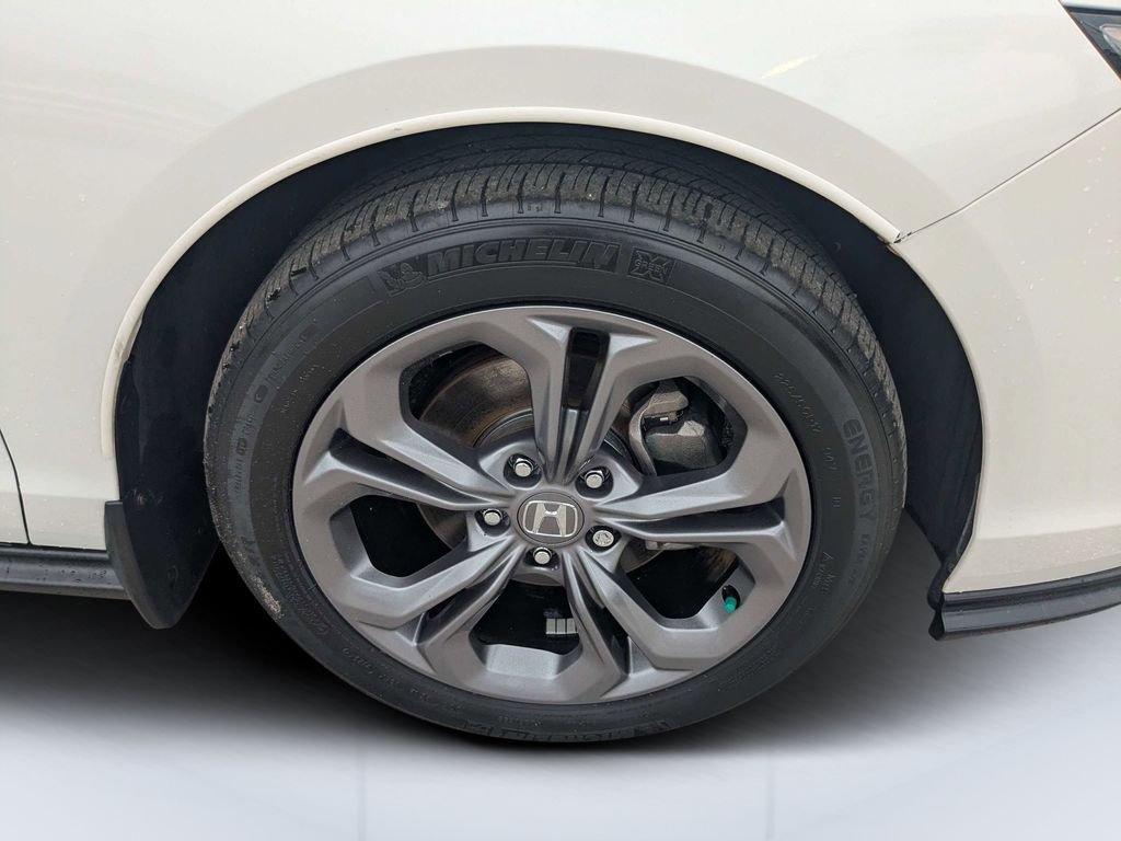 Used 2023  Honda EX image 10