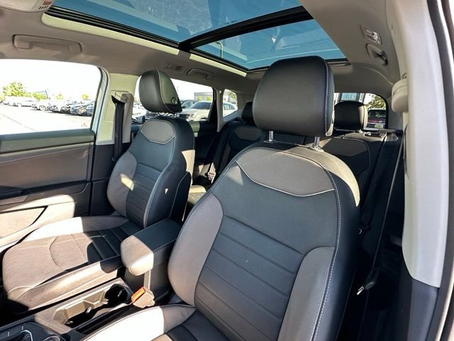 Certified Used 2023 White Volkswagen 1.5T SEL image 28