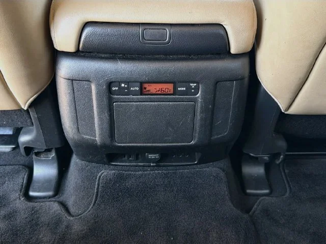 Used 2017 White Nissan SL image 27