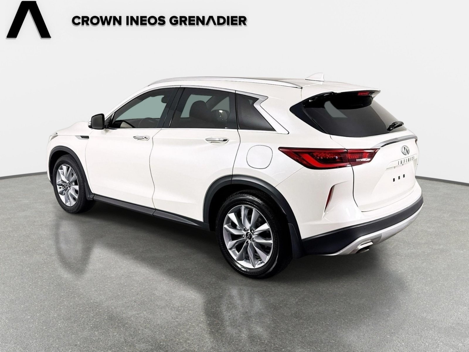 Used 2022 Majestic White INFINITI ESSENTIAL image 7