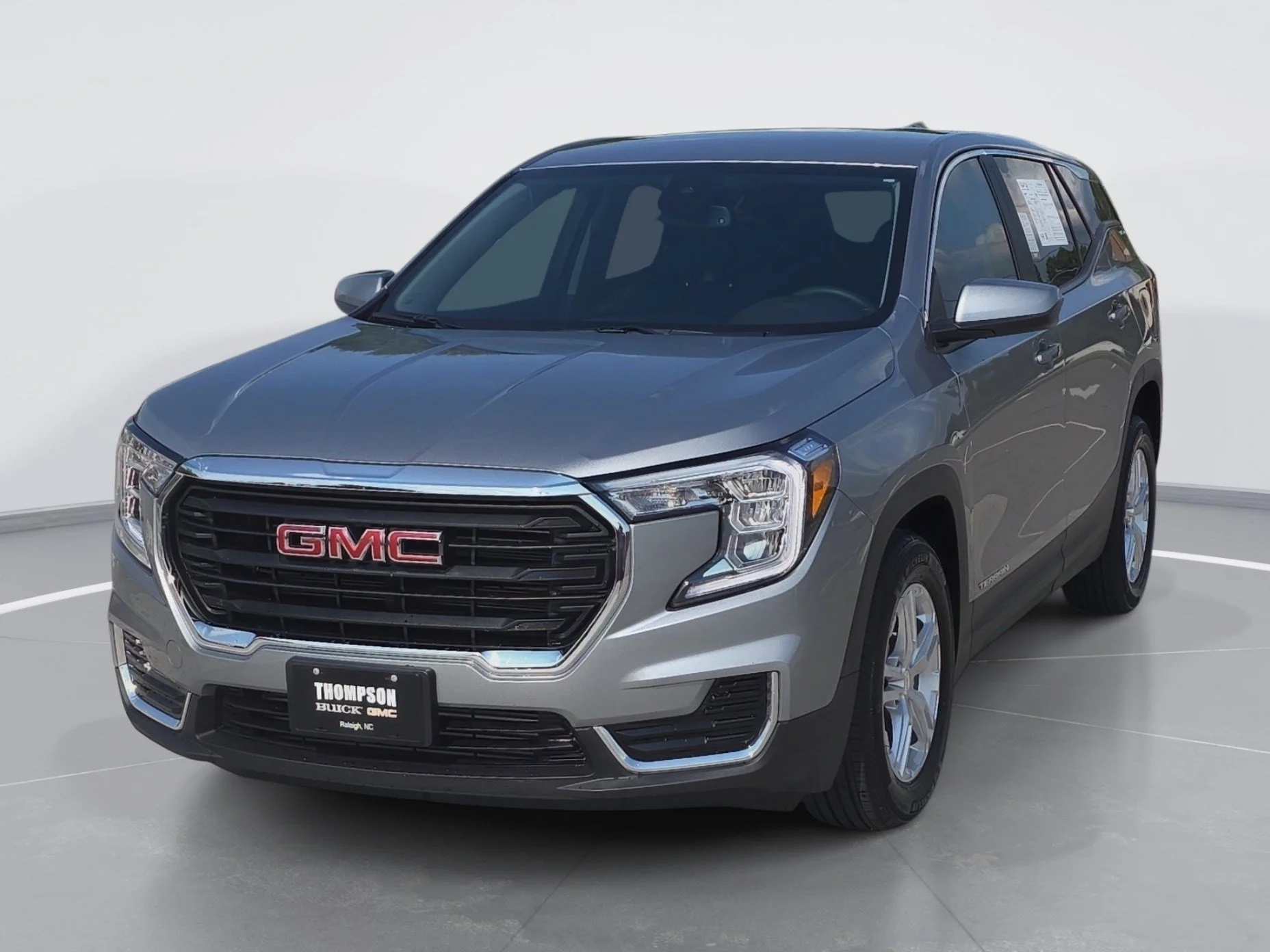 Used 2023 Sterling Metallic GMC SLE image 7