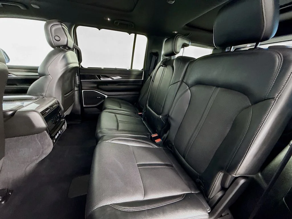 Used 2022 White Jeep Series II image 23