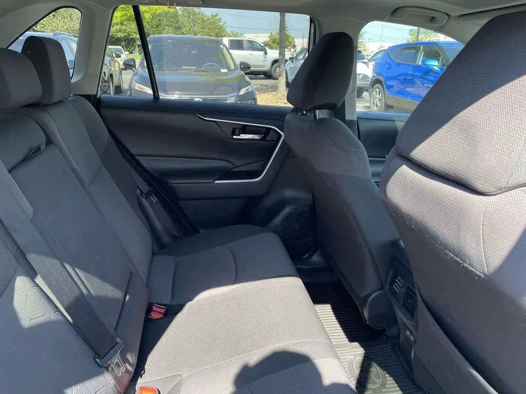 Used 2019  Toyota XLE image 10