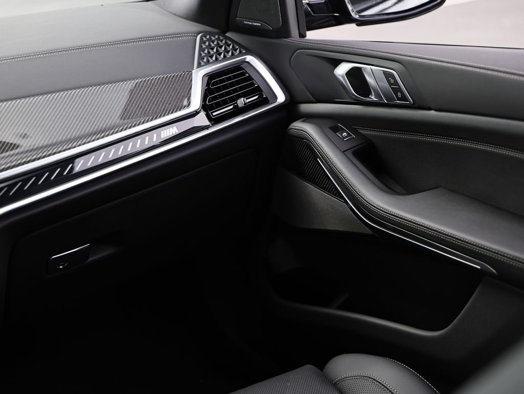 2026 BMW X5 M60i - Photo 31