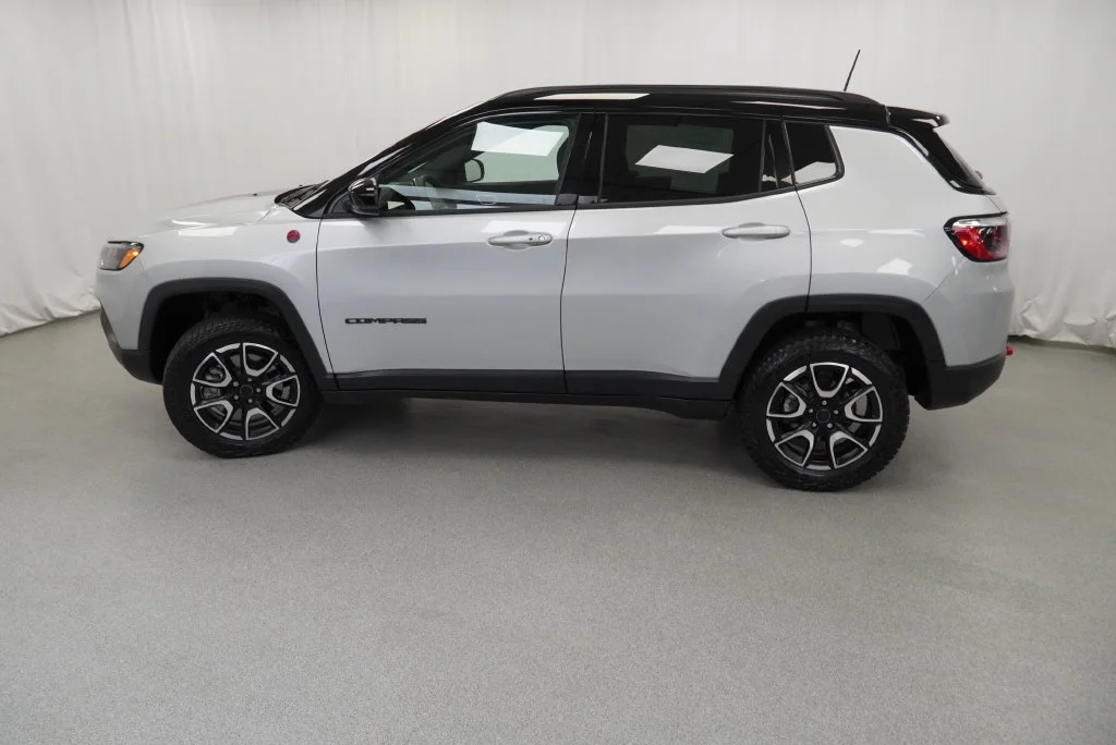 Certified Used 2025 Silver Jeep Trailhawk image 29