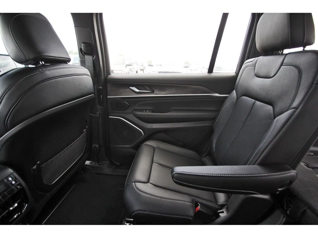 New 2026 Steel Blue Exterior Paint Jeep Limited image 11