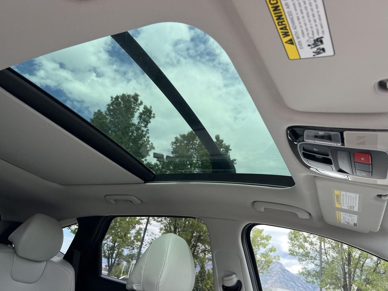 New 2026 Ecotronic Gray Hyundai Limited AWD image 59