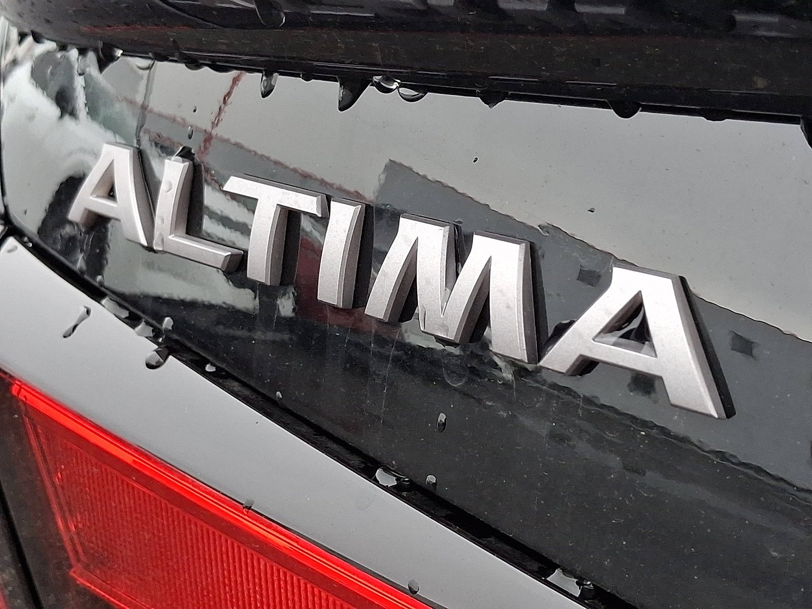 2025 Nissan Altima SR - Photo 11