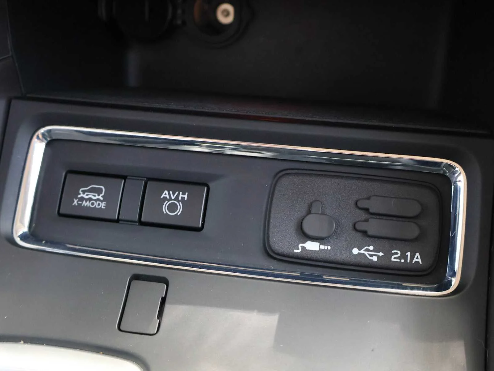 Used 2020 Ice Silver Metallic Subaru Limited image 20