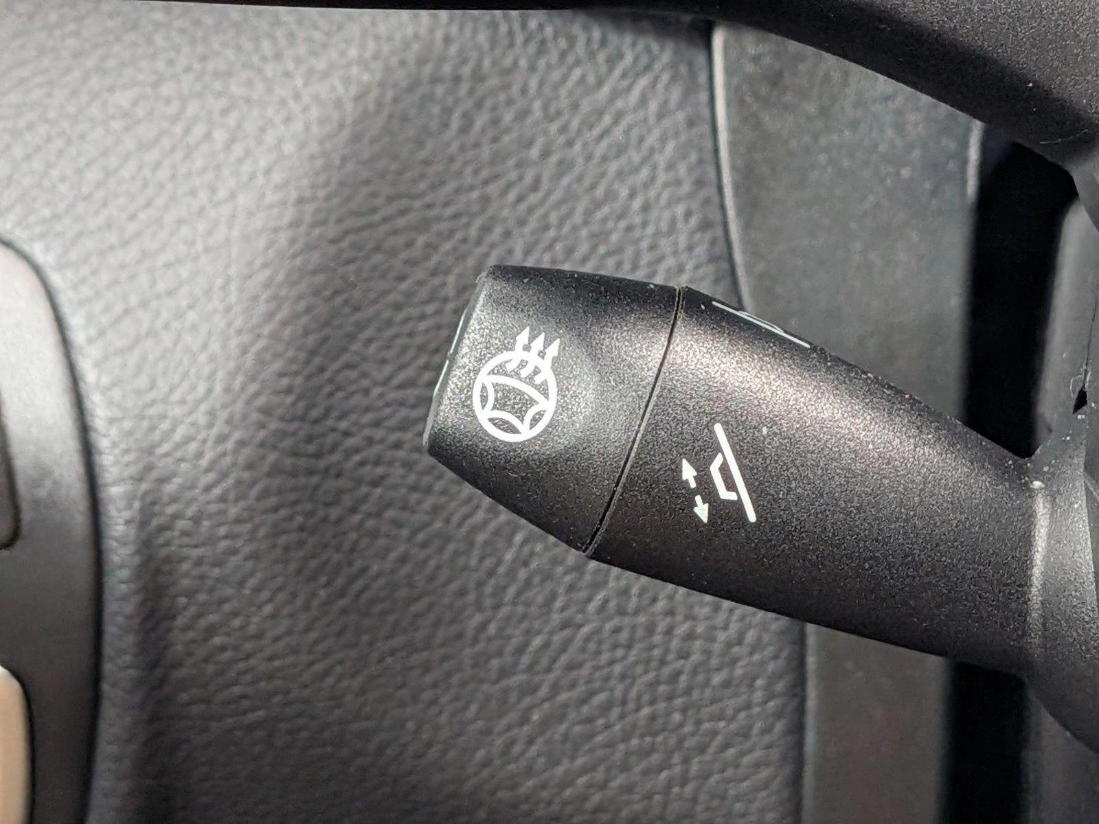 Used 2022 Obsidian Black Metallic Mercedes-Benz GLC 300 image 15