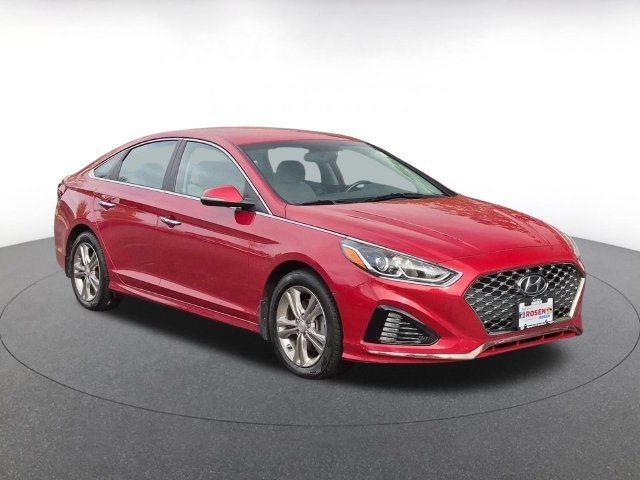 Used 2019 Red Hyundai SEL image 1