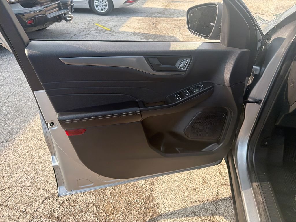 Used 2023 Silver Ford Active image 12