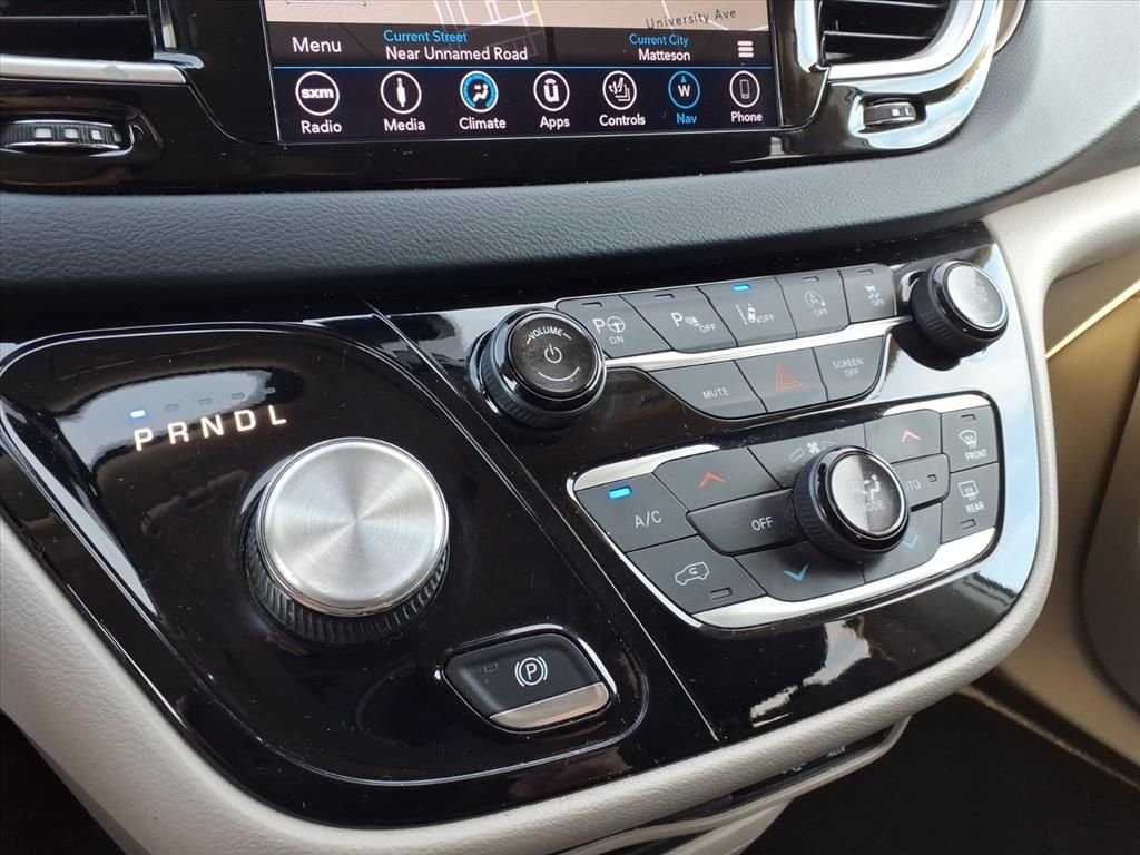 Certified Used 2019 White Chrysler Touring Plus image 19