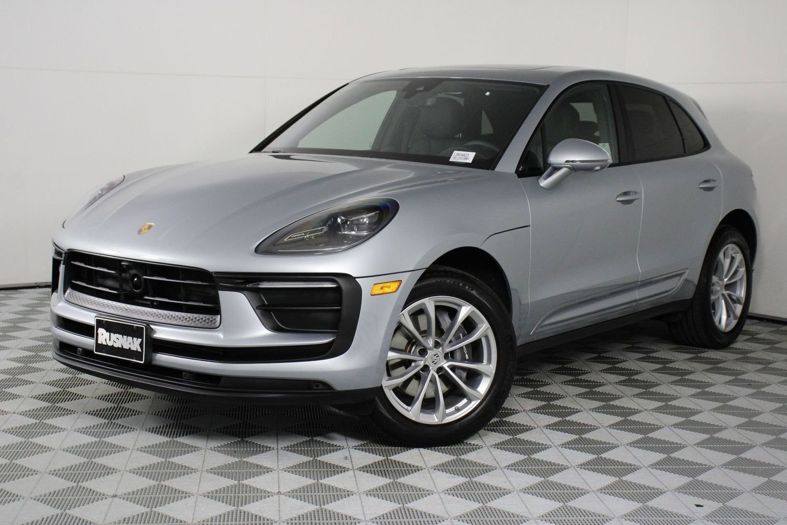 2026 Porsche Macan -'s photo
