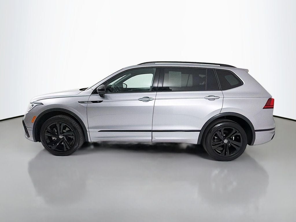 Used 2024 Pyrite Silver Metallic Volkswagen 2.0T SE R-Line Black 4MOTION image 4