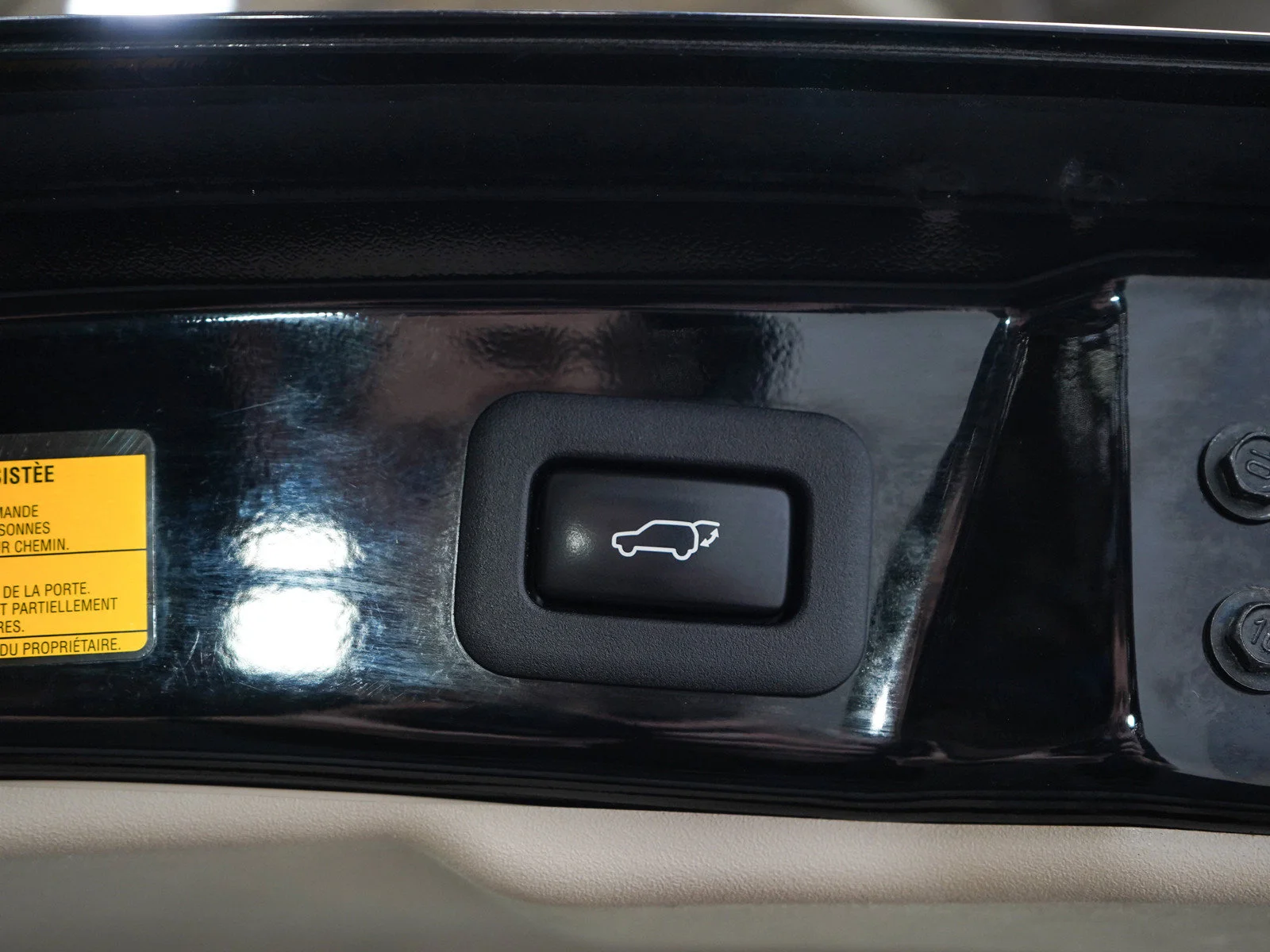 Used 2009 Black Toyota wagon 4d image 11