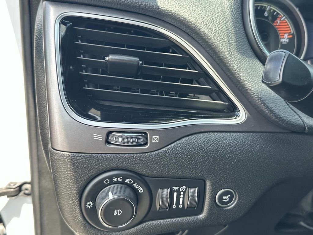 Used 2019 White Jeep Limited image 29