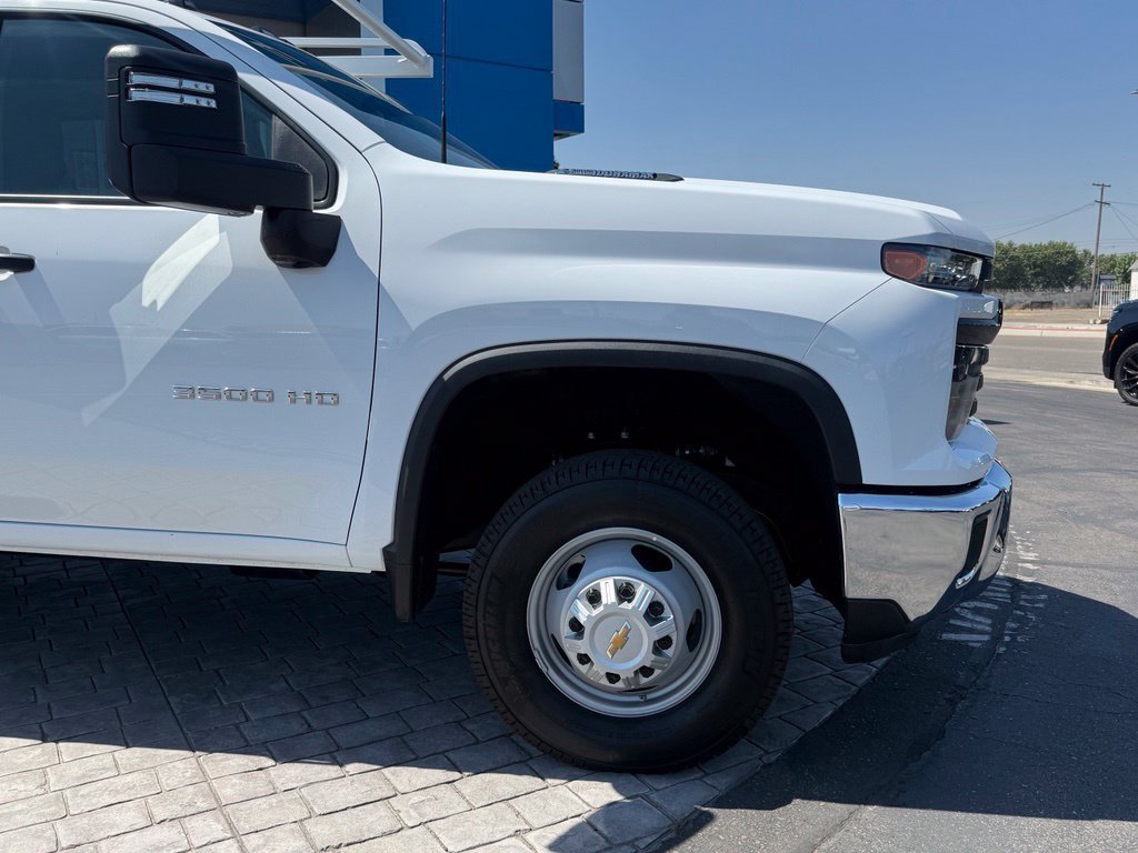 2026 Chevrolet Silverado 3500 HD Chassis Cab Work Truck view 8