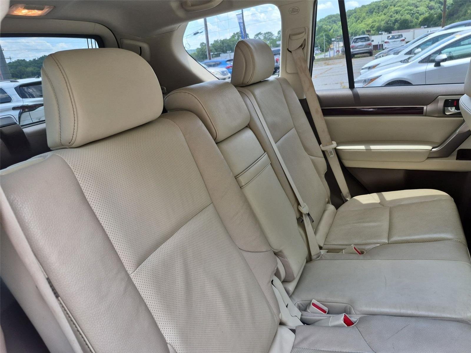 Used 2015 Claret Mica Lexus  image 36