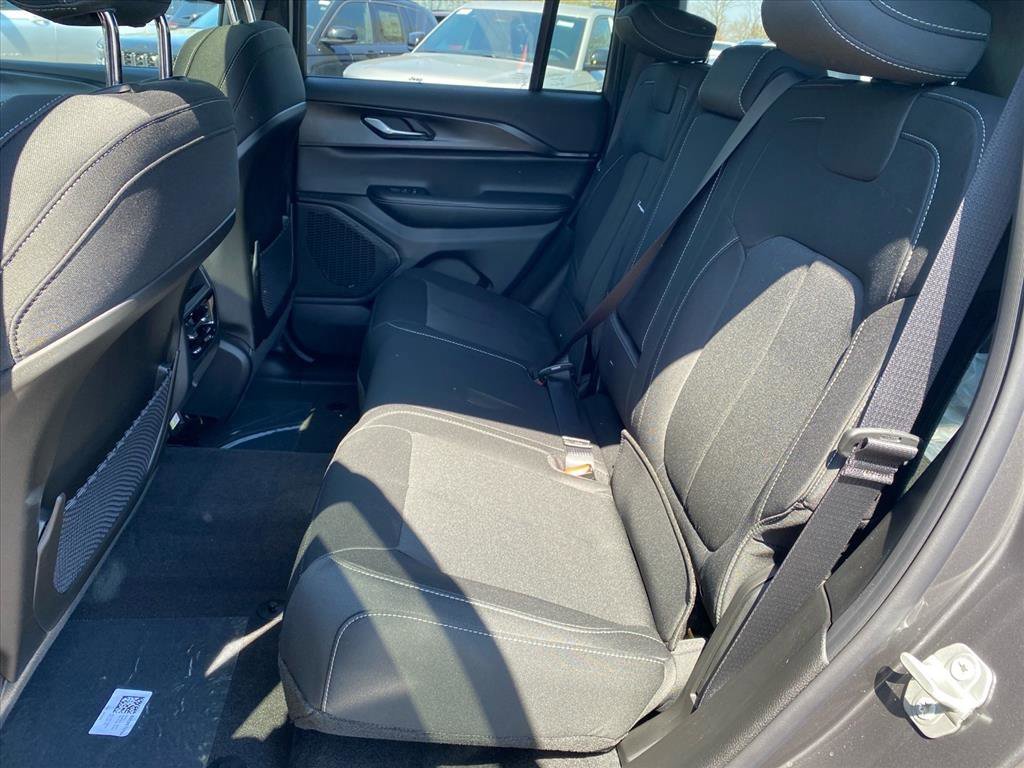 New 2026 Baltic Gray Metallic Clear-Coat Exterior Paint Jeep Laredo X image 15