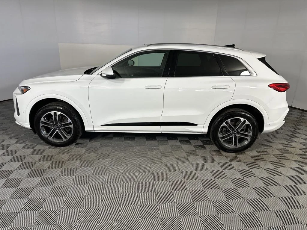 New 2025 White Audi 2.0T Premium image 13