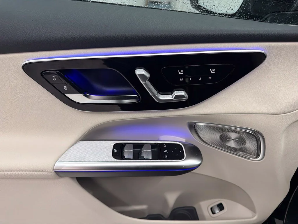 New 2027 Gray Mercedes-Benz GLC 300 image 19