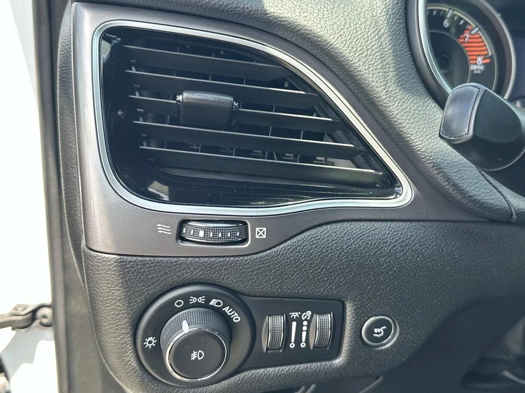 Used 2019 White Jeep Limited image 29