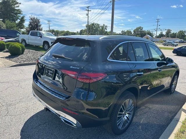 New 2027 Obsidian Black Metallic Mercedes-Benz GLC 300 image 5