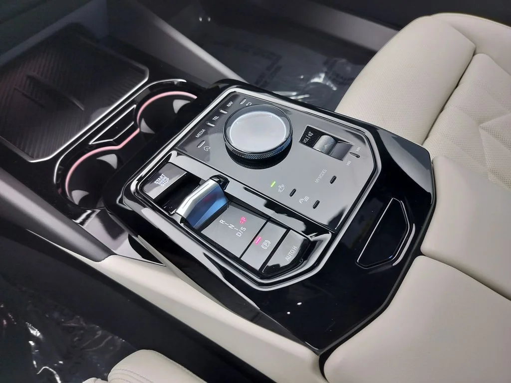 New 2027 Dark Graphite Metallic BMW 530i image 19